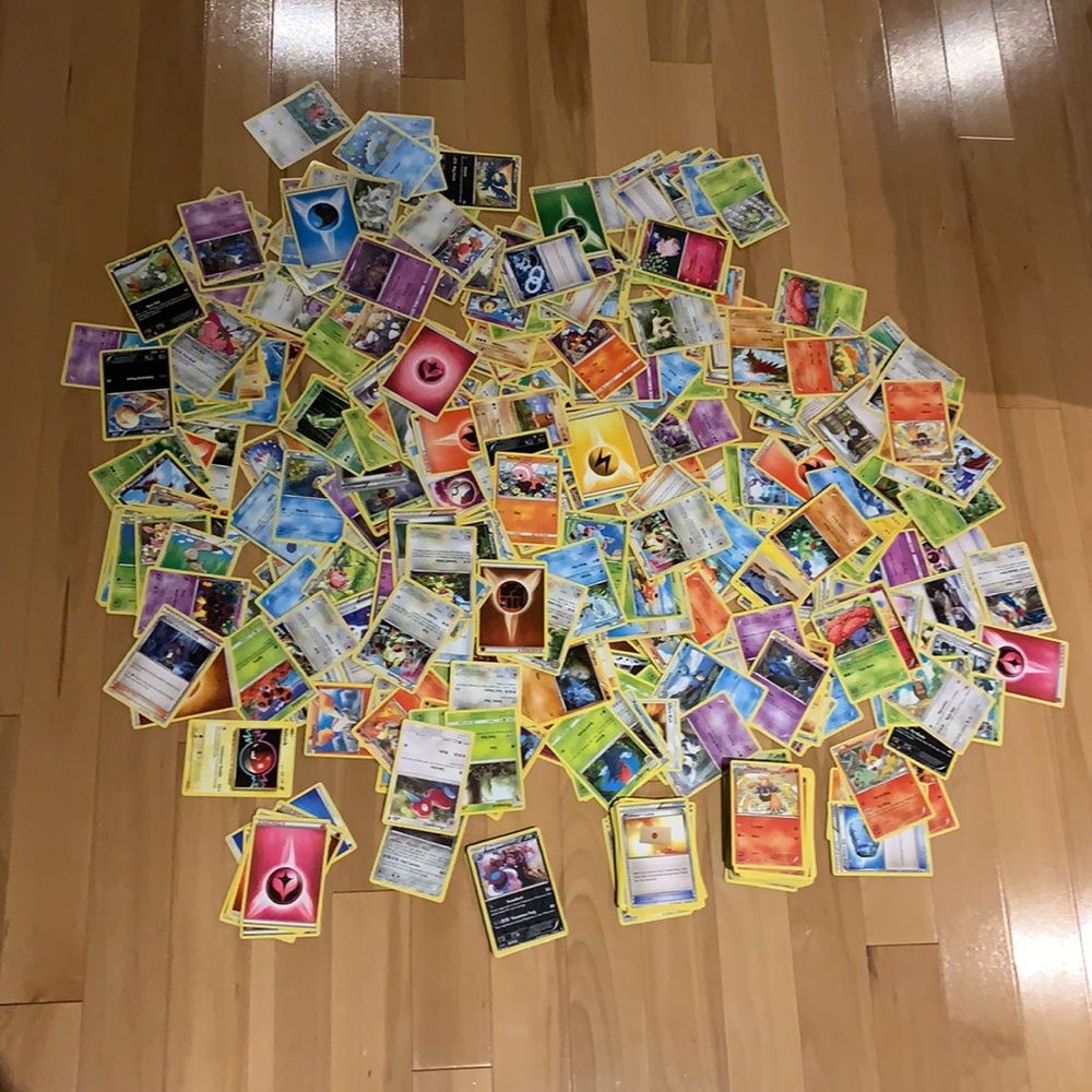 Huge Lot of Pokemon Cards Approx. 406 cards - Picture 1 of 17